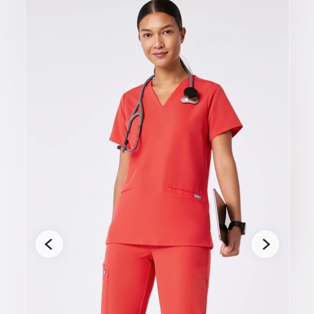 FIGS Casma‎ 3 Pocket Scrub Top - XXS